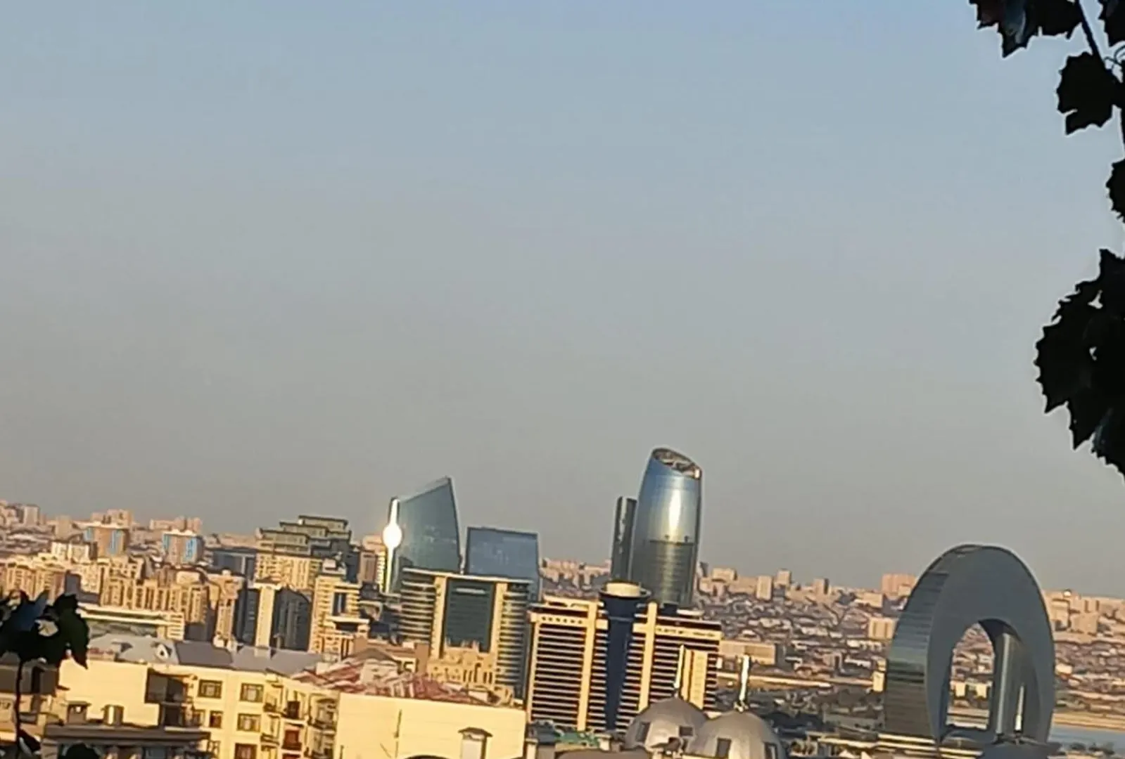 באקו Flame Towers .Metro Icheri Sheher.