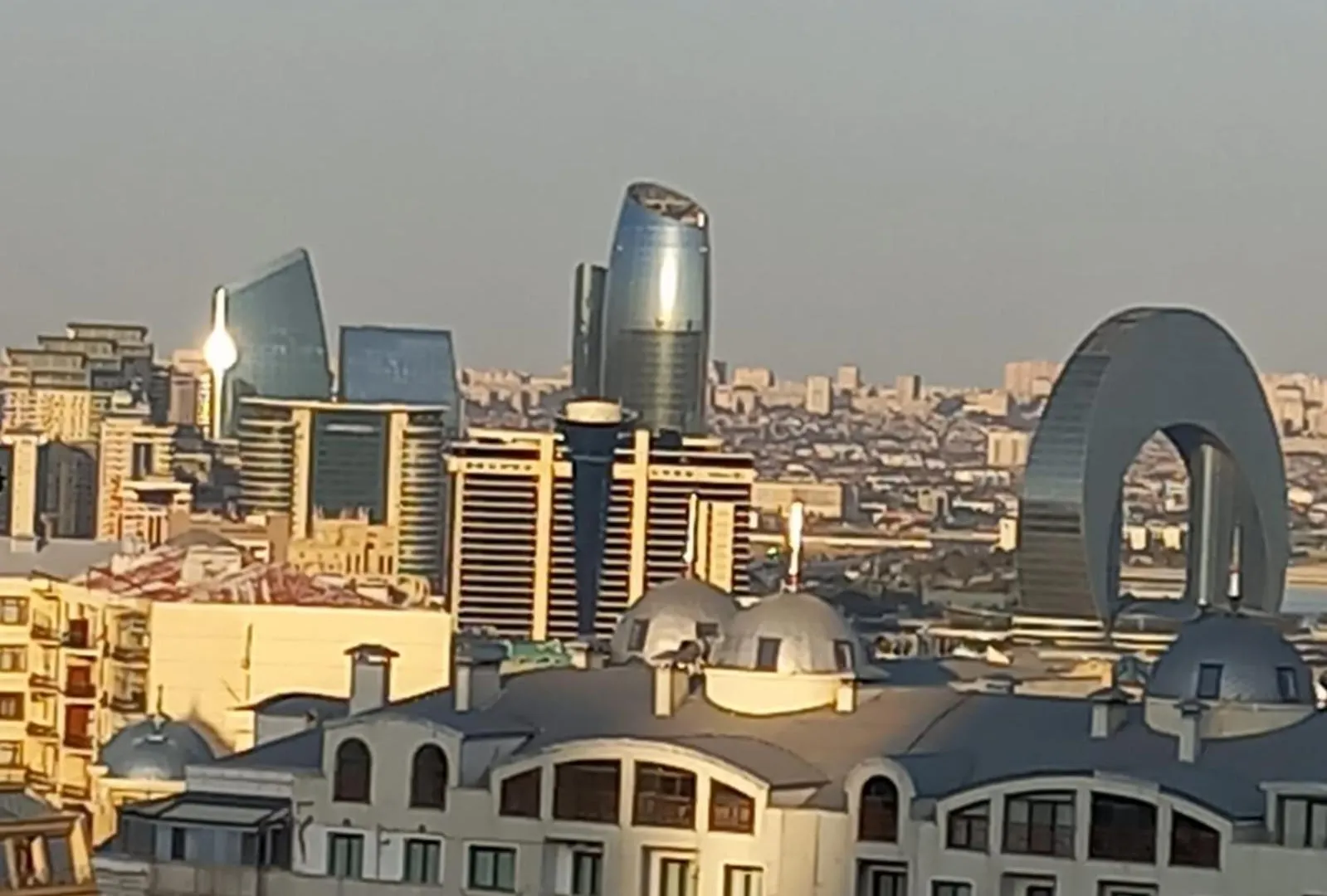 באקו Flame Towers .Metro Icheri Sheher.